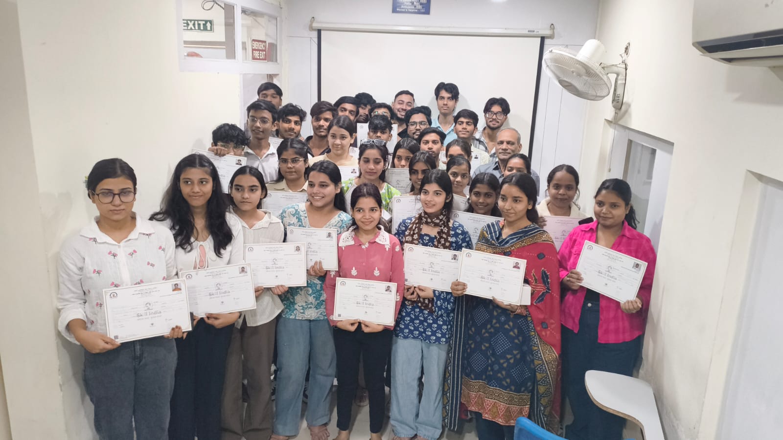 Digital training lab with computers